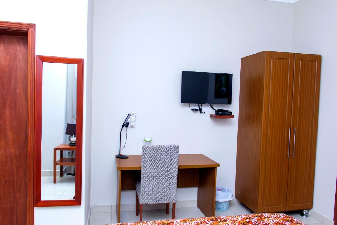 Akasu Bed And Breakfast Kampala Buitenkant foto